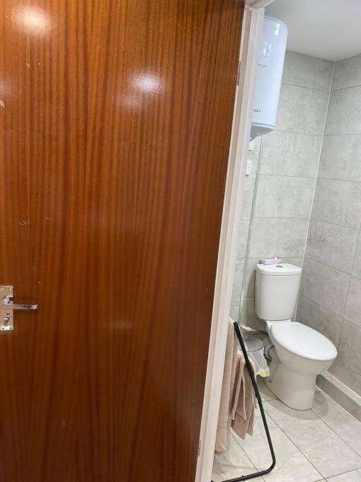 A Spacious Double Bed Studio Stoke-on-Trent Dış mekan fotoğraf