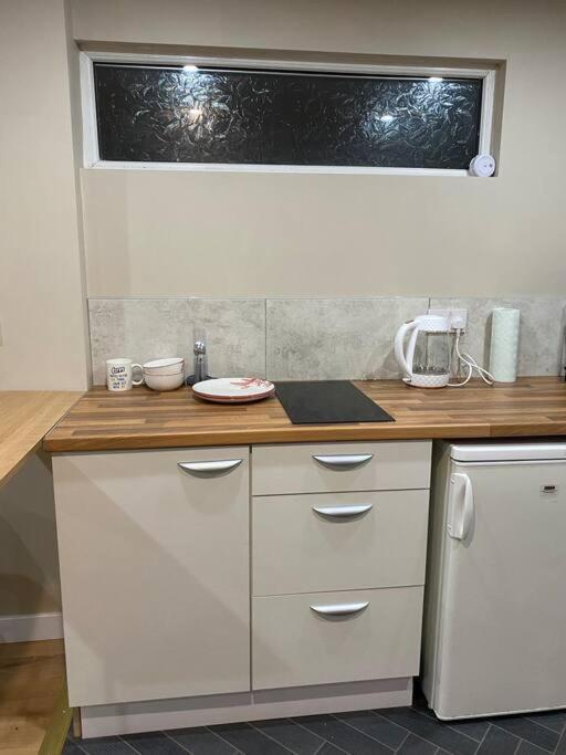 A Spacious Double Bed Studio Stoke-on-Trent Dış mekan fotoğraf